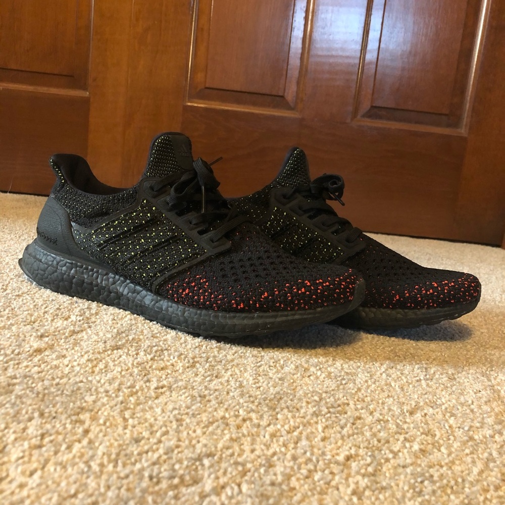 Black ULTRABOOST